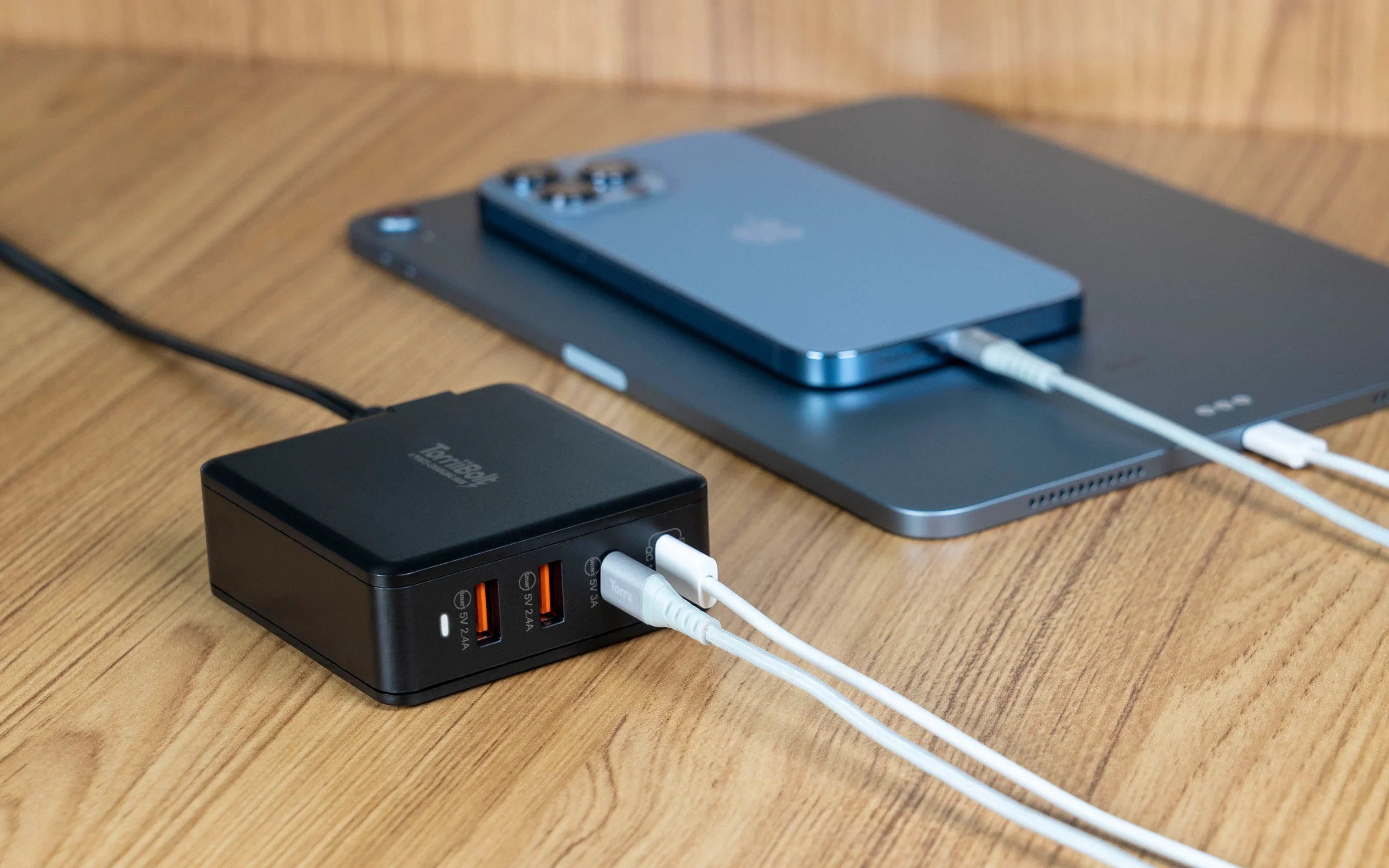 Torrii Bolt 4 Port Charging Hub with 2 USB-C & 2 USB-A QC 3.0 - Black - Tashqila Torrii Bolt 4 Port Charging Hub with 2 USB-C & 2 USB-A QC 3.0 - Black - Tashqila